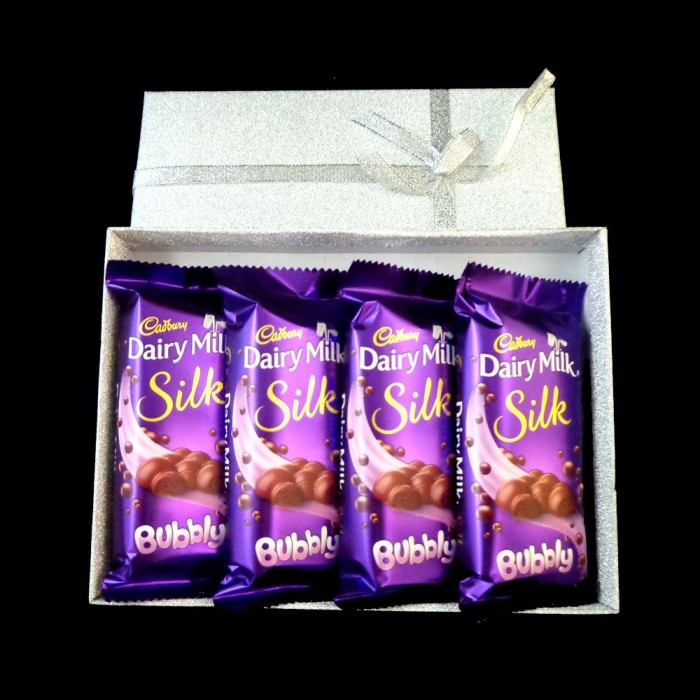 Cadbury Dairy Milk Silk Pralines Chocolate Gift Box, 160g and Cadbury  Celebrations Rich Dry Fruit Chocolate Gift Box, 177g : Amazon.in: Grocery &  Gourmet Foods